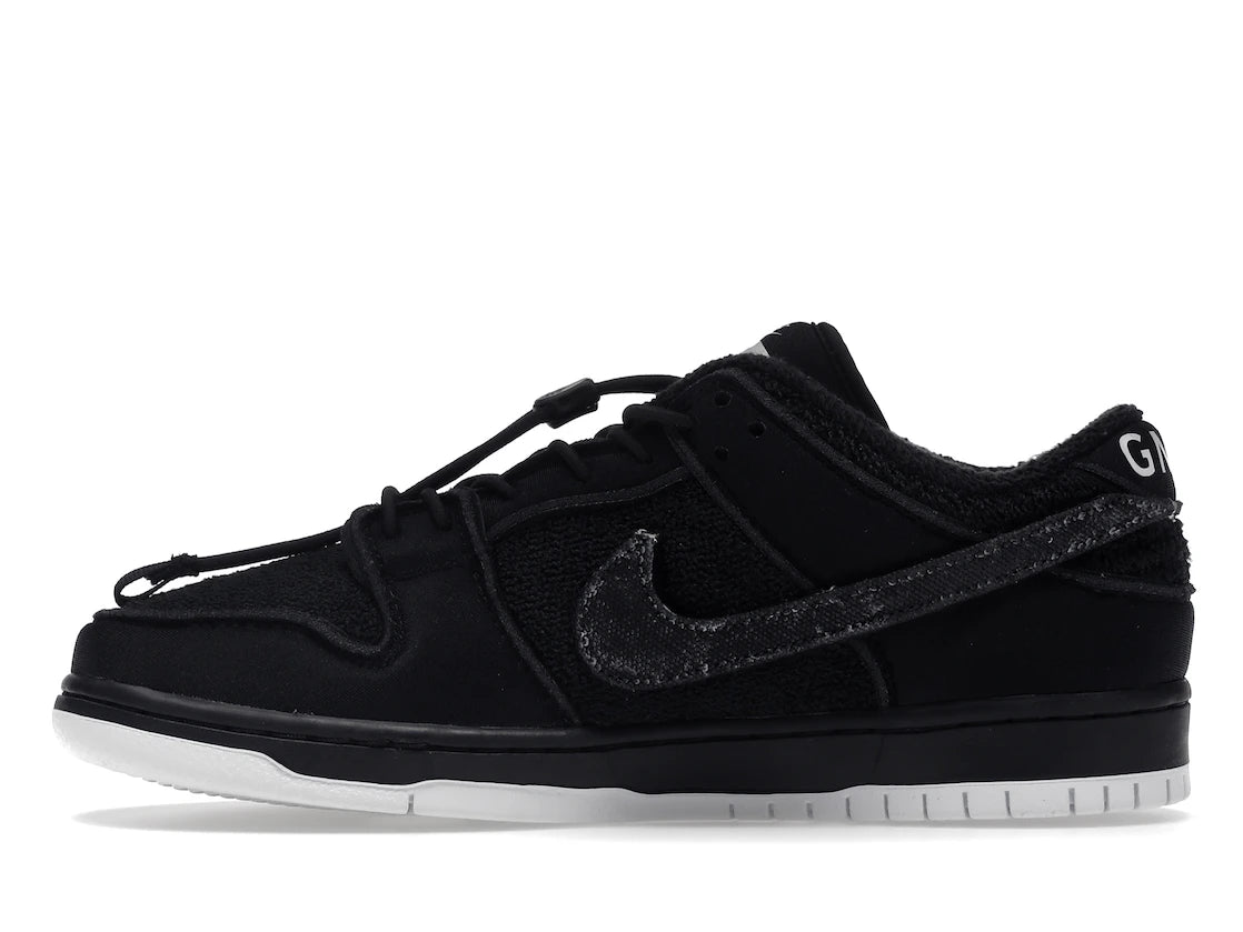 Nike SB Dunk Low Gnarhunters